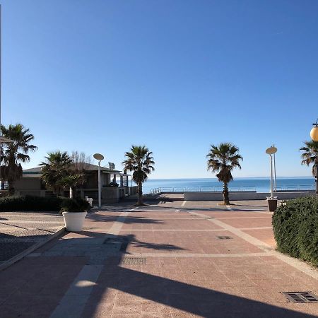 Appartamento A 30 Mt Dal Mare Cecina  Exterior foto